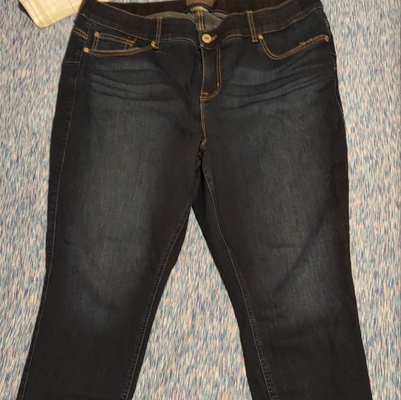 Torrid Bombshell Skinny Blue Jeans - Picture 2 of 10